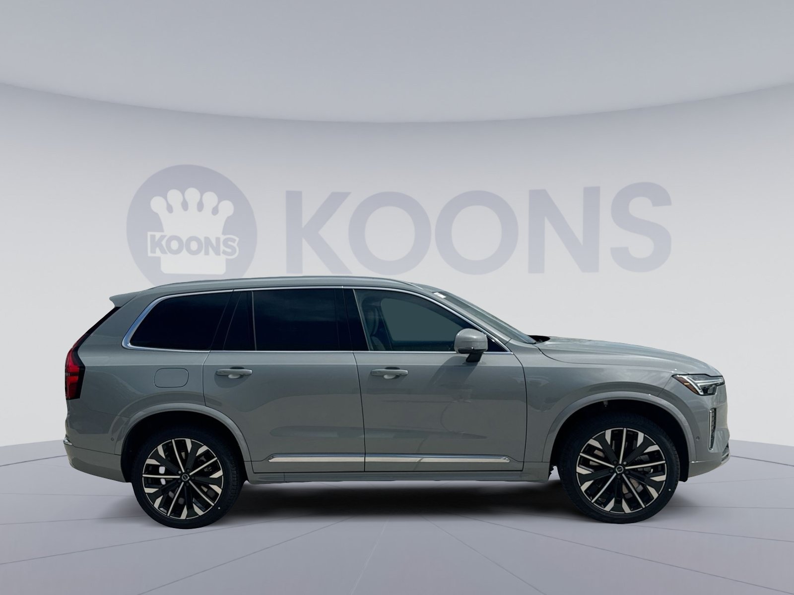 New 2026 Volvo XC90 T8 Plus w/ Protection Package Premier AWD/4WD image 8