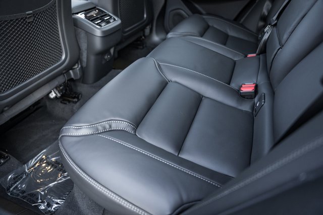 New 2026 Volvo XC60 B5 Ultra w/ Protection Package Premier image 32