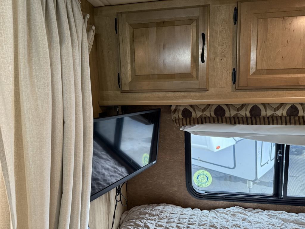 Used 2014 Mercedes-Benz Sprinter 3500 image 64