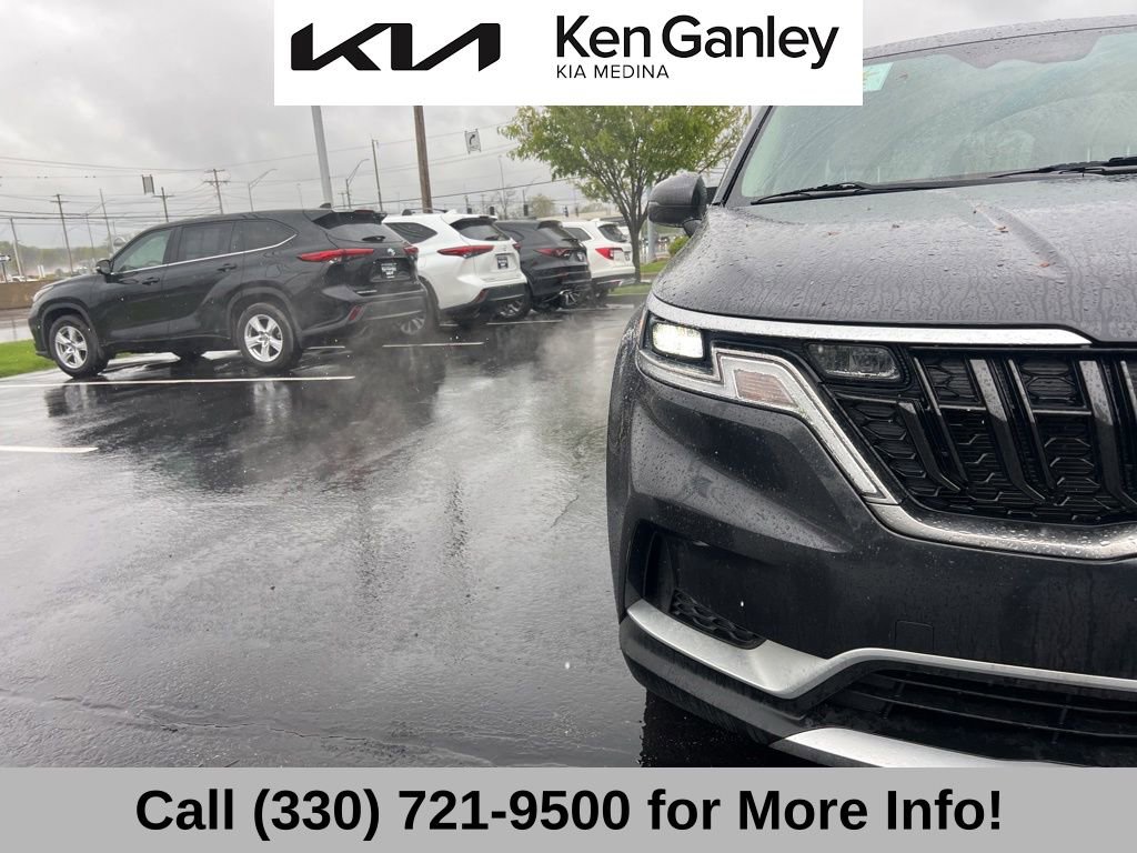 Used 2024 Kia Carnival LX FWD image 18