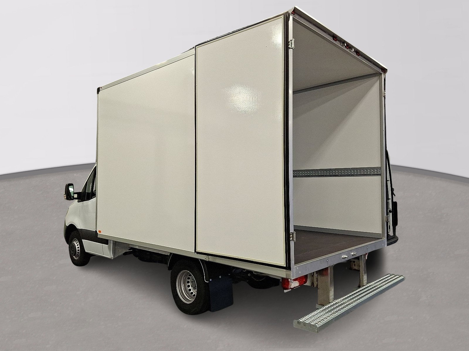 Used 2024 Mercedes-Benz Sprinter 4500 image 5