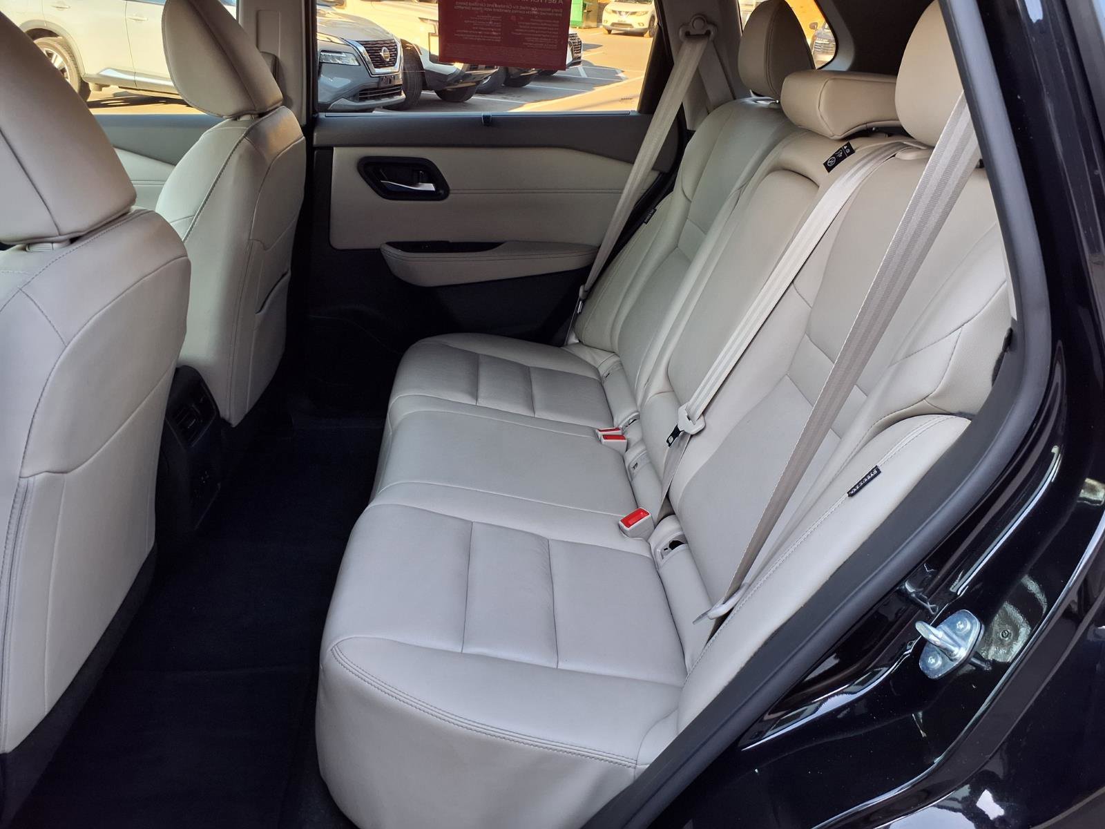 Used 2023 Nissan Rogue SL w/ SL Premium Package image 10