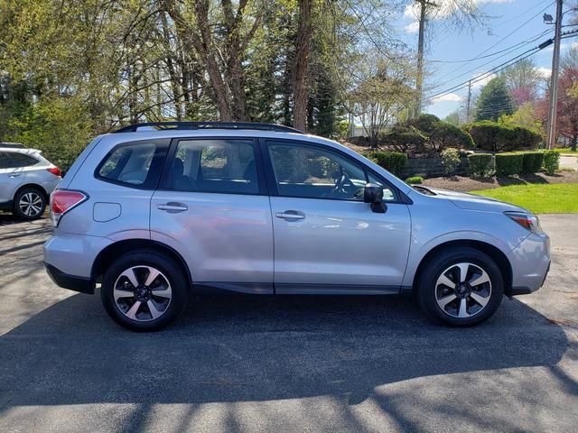 Used 2018 Subaru Forester 2.5i w/ Alloy Wheel Package AWD/4WD image 2