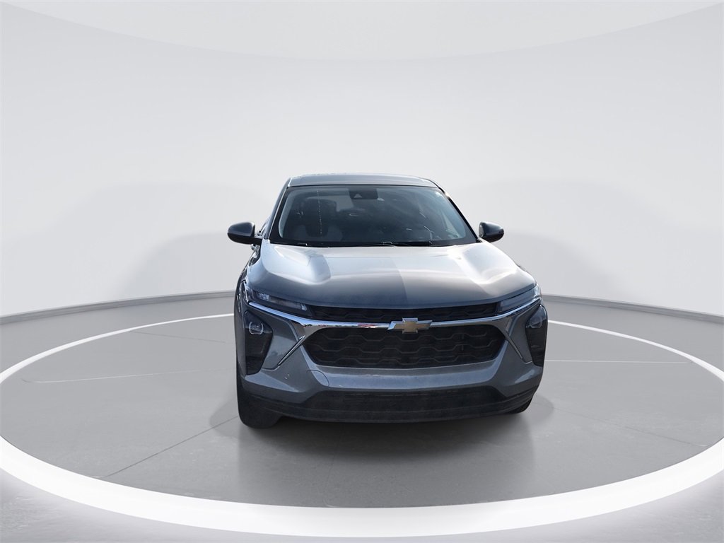 Used 2024 Chevrolet Trax LS w/ LS Convenience Package image 3