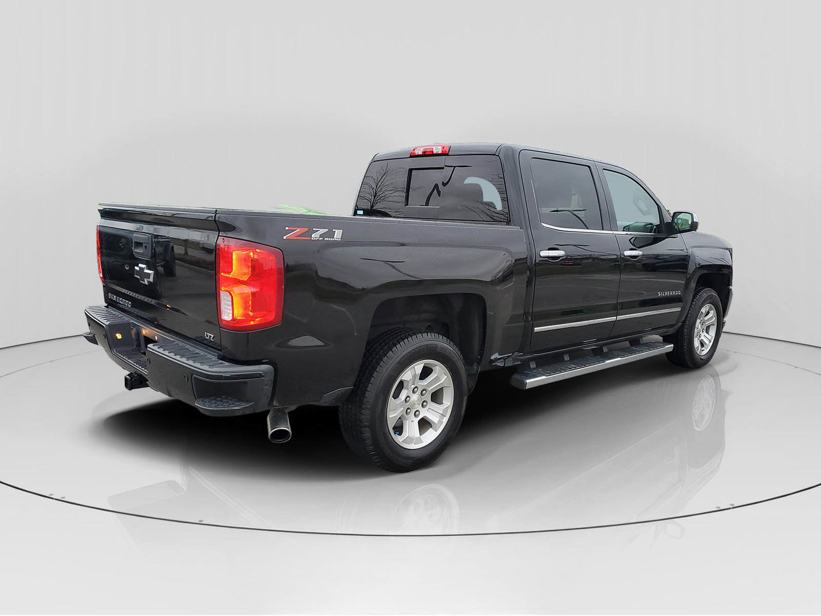 Used 2018 Chevrolet Silverado 1500 LTZ Z71 w/ LTZ Plus Package image 4
