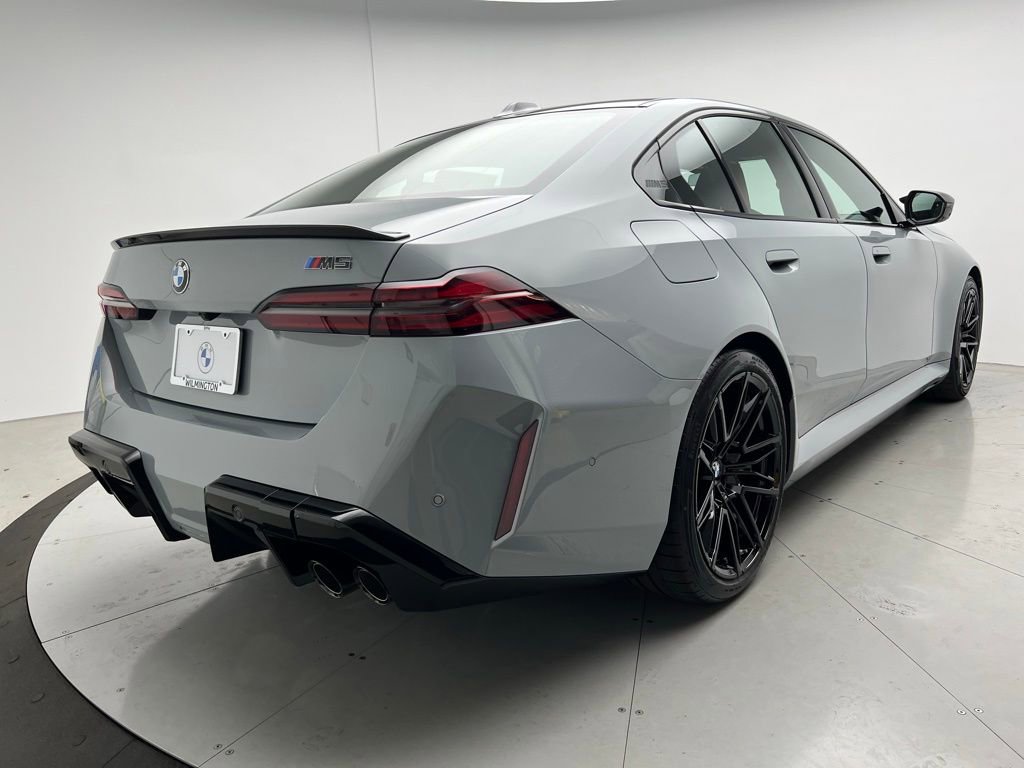 New 2026 BMW M5 w/ Carbon Package image 3