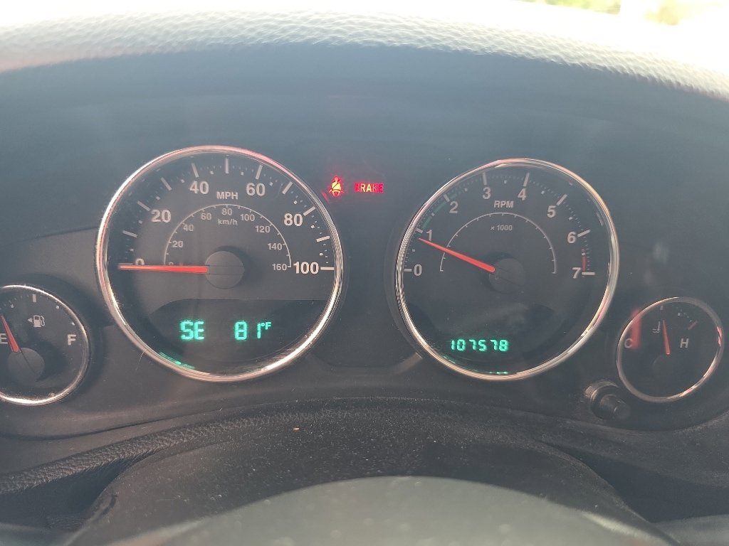 Used 2014 Jeep Wrangler Sport AWD/4WD image 11