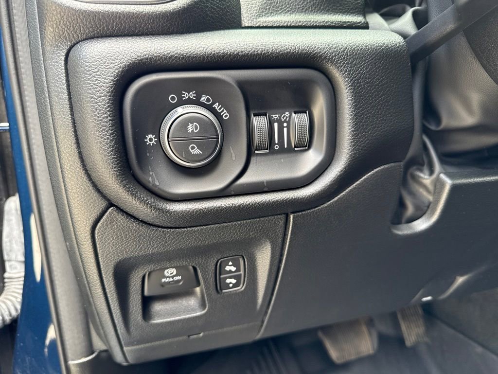 Used 2024 RAM 1500 Laramie AWD/4WD image 21