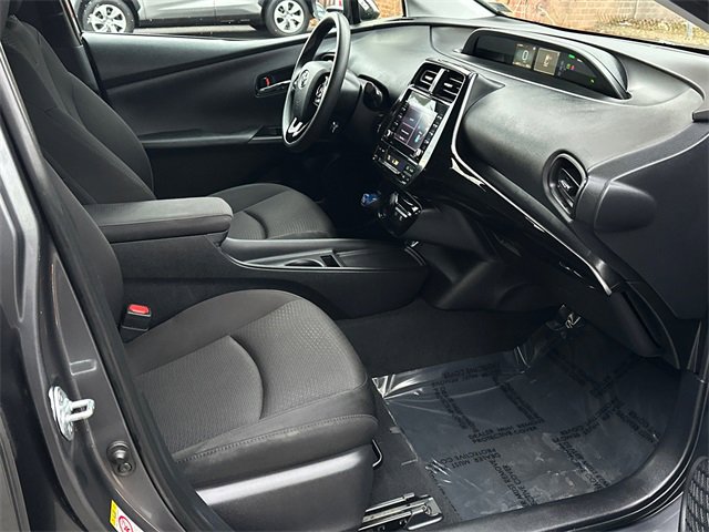 Certified 2022 Toyota Prius LE image 10
