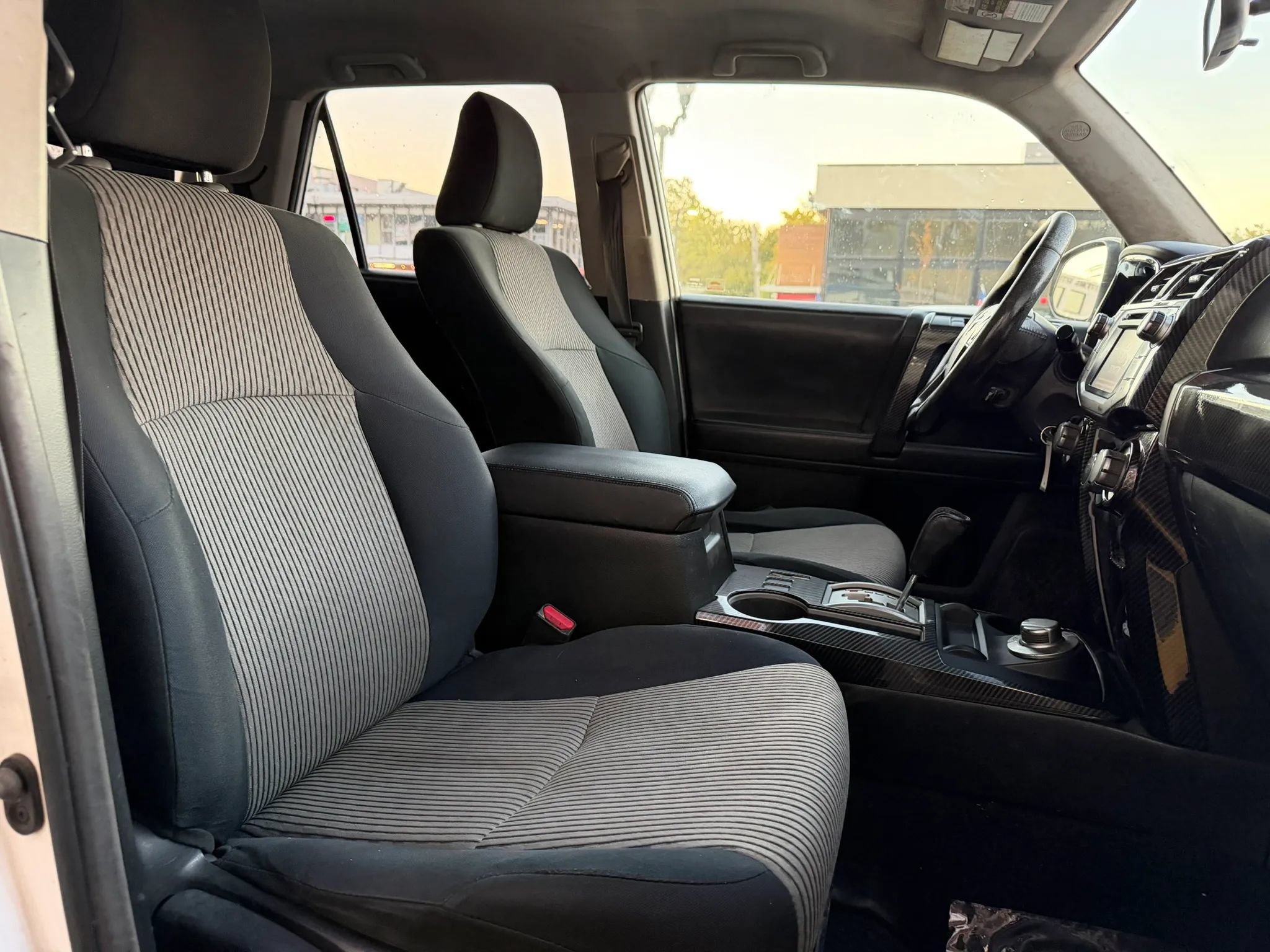 Used 2014 Toyota 4Runner SR5 AWD/4WD image 16