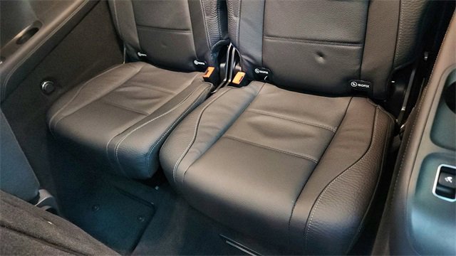 Used 2025 Mercedes-Benz GLS 450 4MATIC image 31