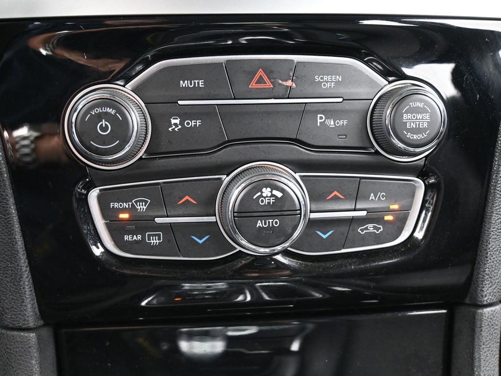 Used 2023 Chrysler 300 Touring L image 23