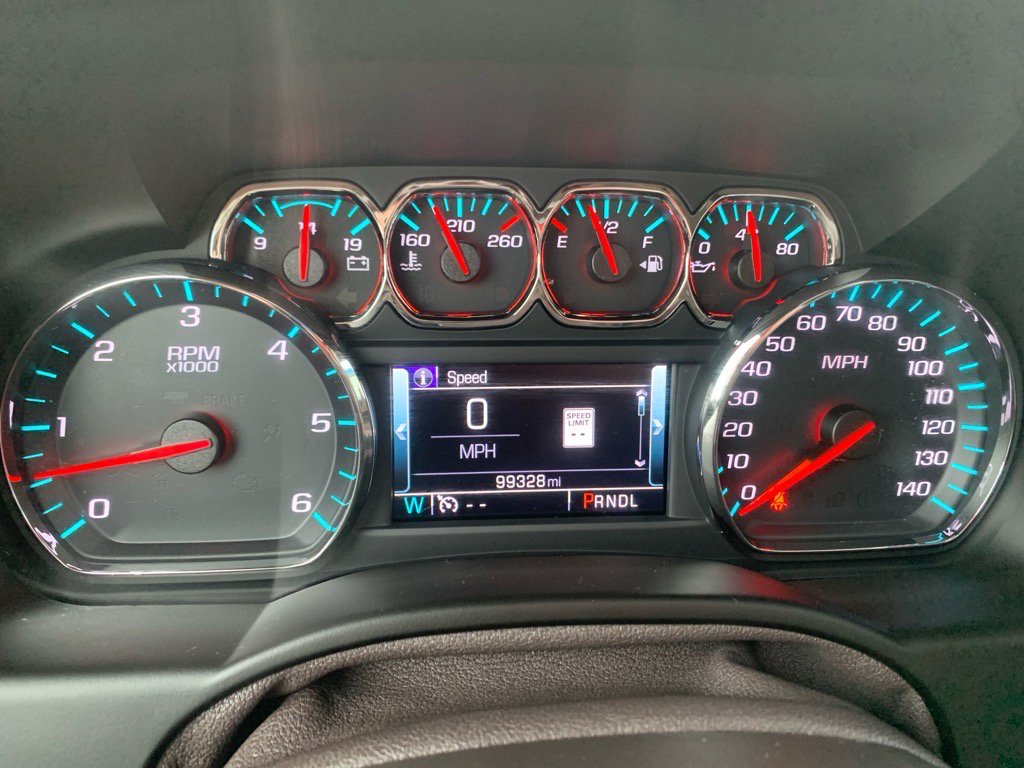 Used 2017 Chevrolet Suburban LT image 9