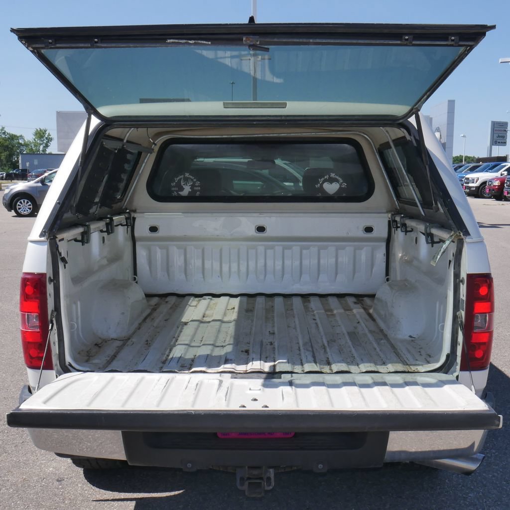 Used 2011 Chevrolet Silverado 1500 LTZ w/ LTZ White Diamond Edition AWD/4WD image 20