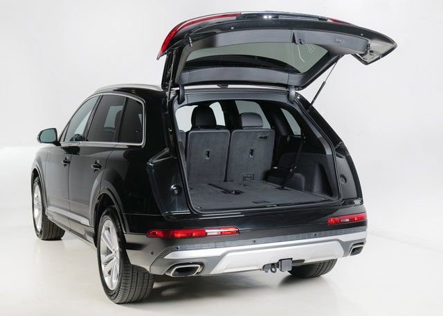 Certified 2025 Audi Q7 3.0T Premium w/ Convenience Package image 5