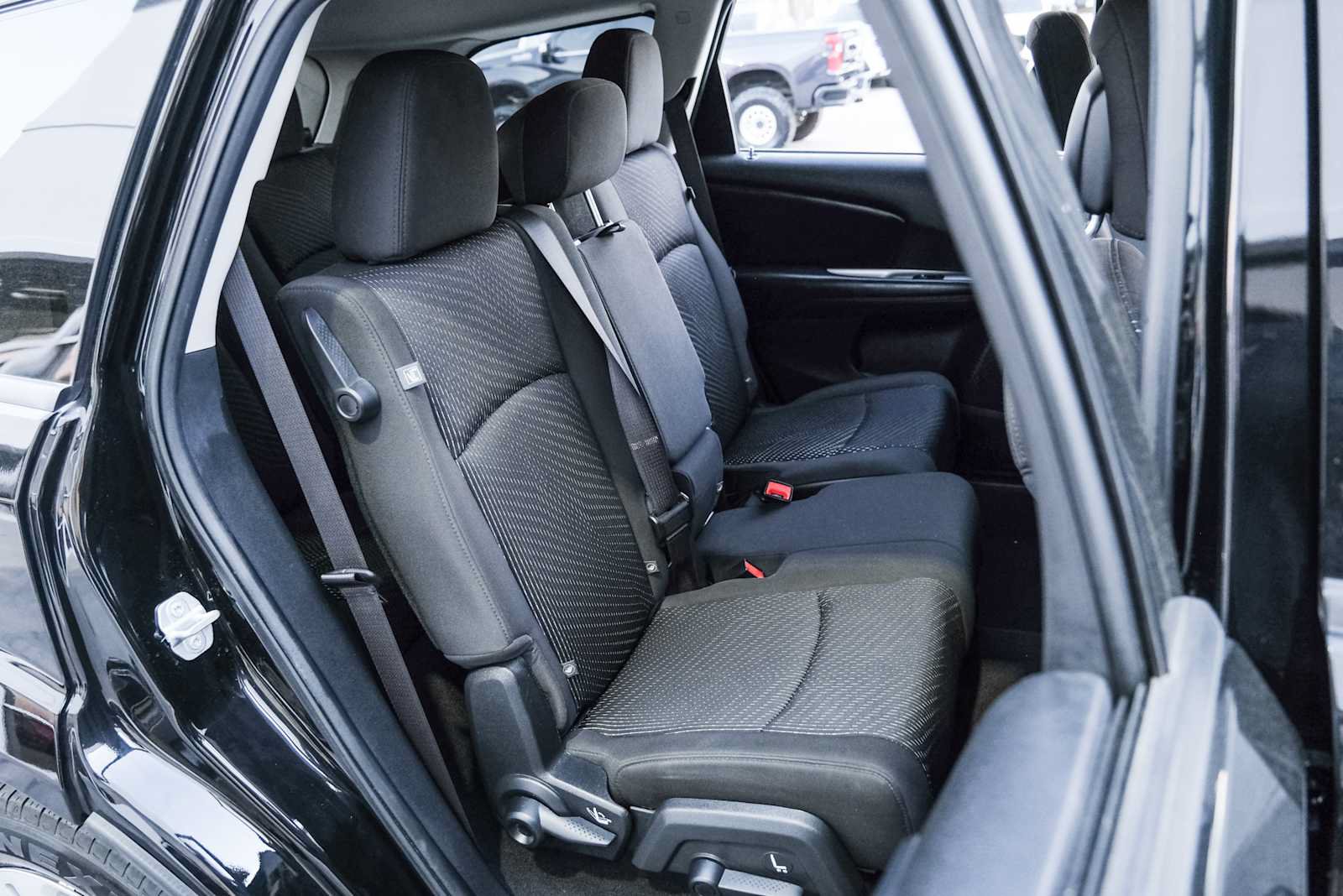 Used 2020 Dodge Journey SE FWD image 29