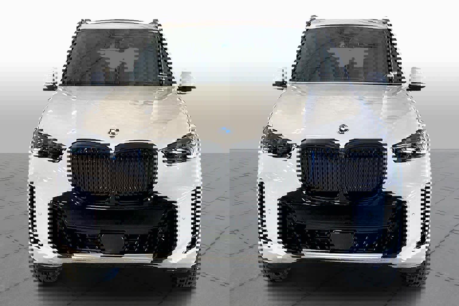 Used 2026 BMW X5 xDrive40i w/ M Sport Package image 3