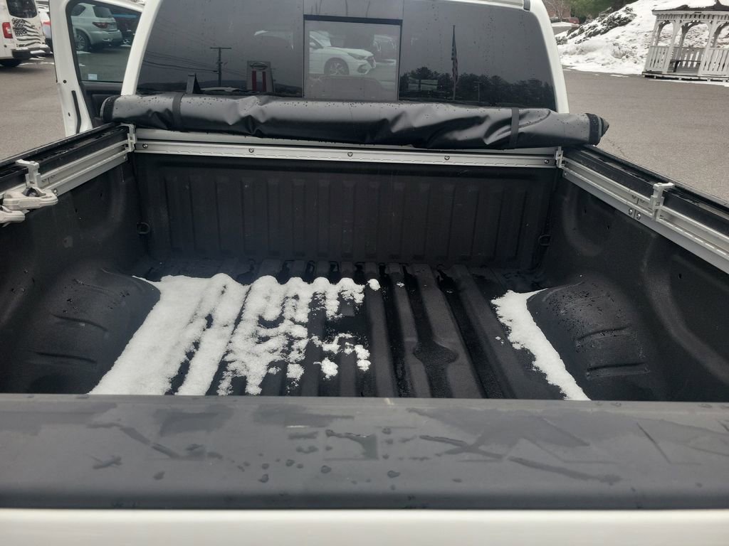 Used 2023 Nissan Titan SV w/ SV Convenience Package image 21