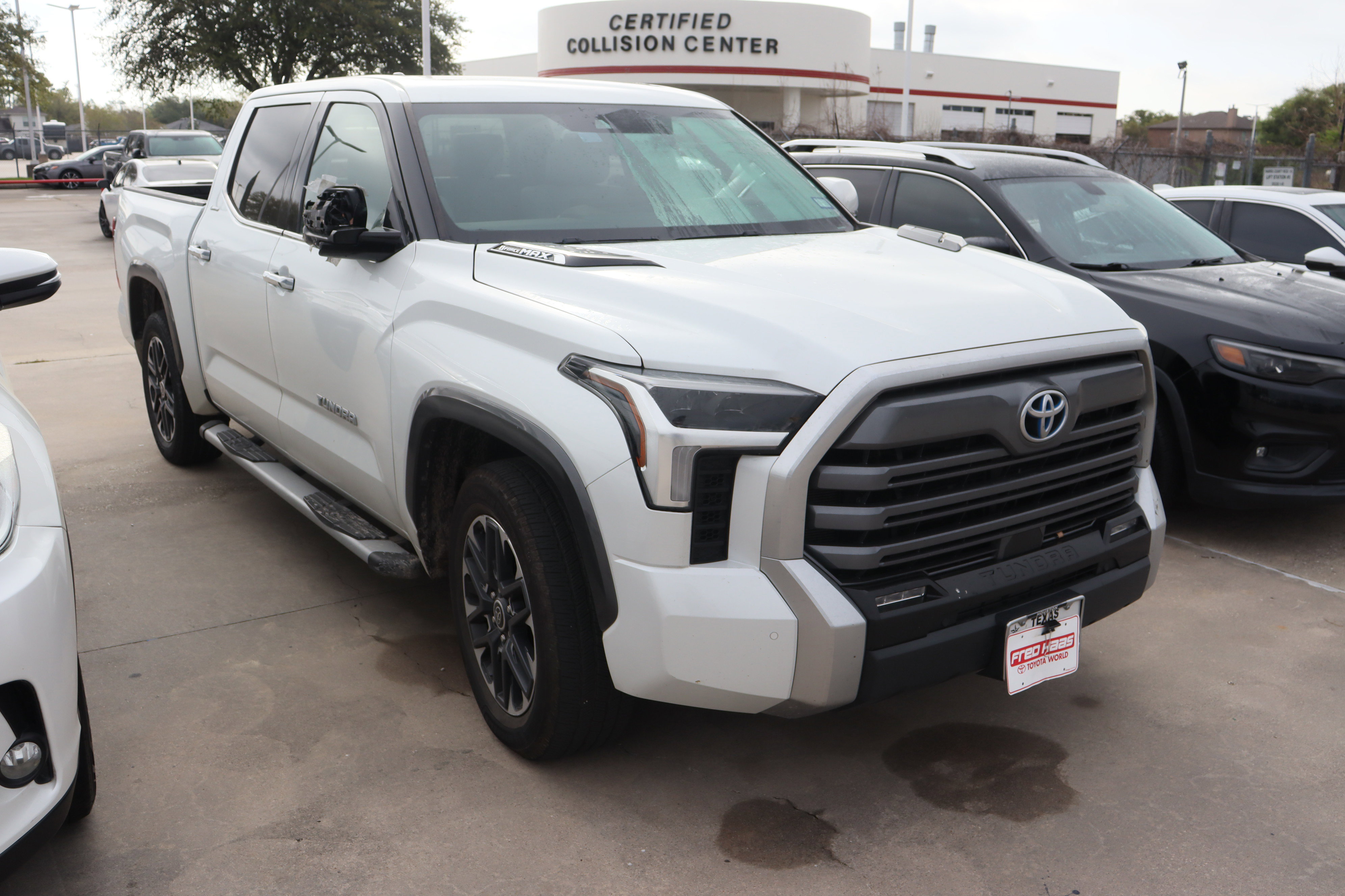 Used 2023 Toyota Tundra Limited w/ Power Package image 2