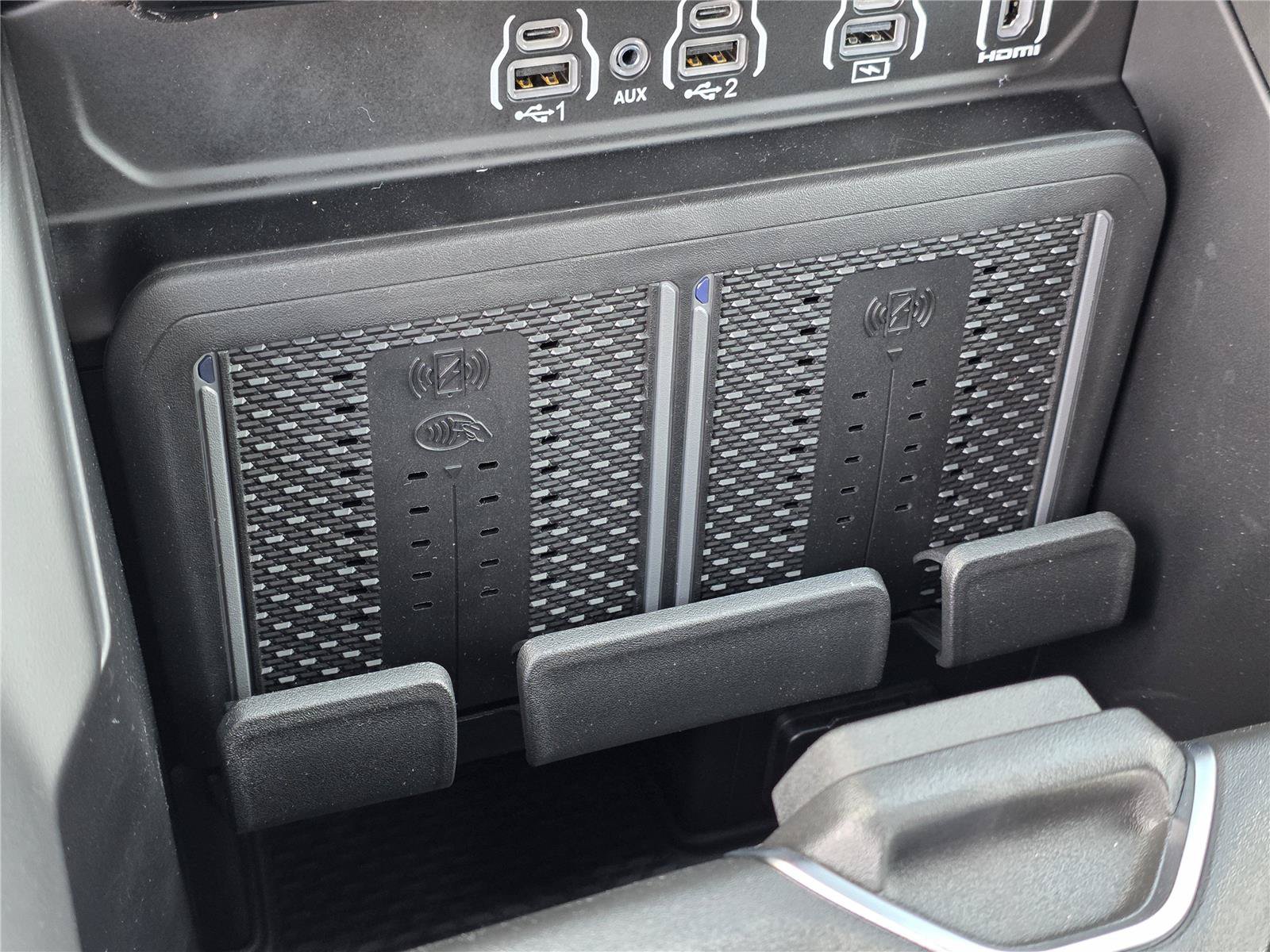 New 2026 RAM 1500 Laramie w/ Night Edition AWD/4WD image 18