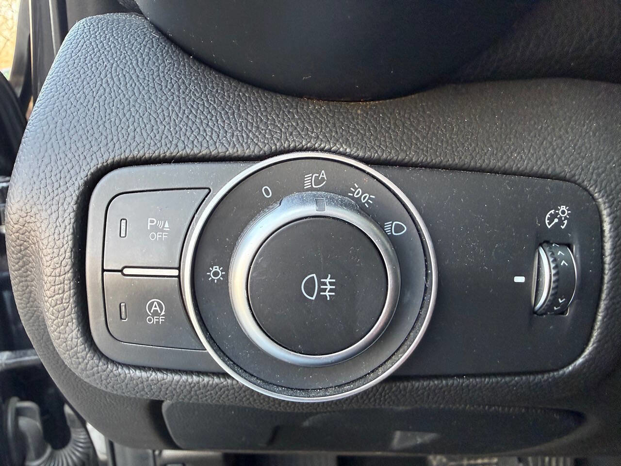 Used 2019 Alfa Romeo Giulia image 14