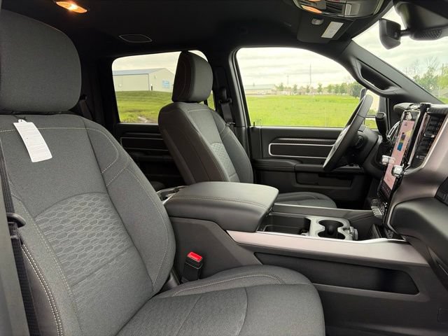 New 2026 RAM 3500 Big Horn AWD/4WD image 7