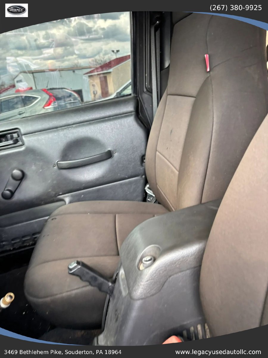 Used 2006 Jeep Wrangler X image 21