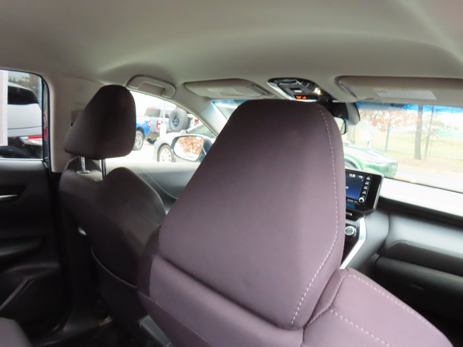 Used 2021 Toyota Venza LE w/ Carpet Mat Package (TMS) image 31