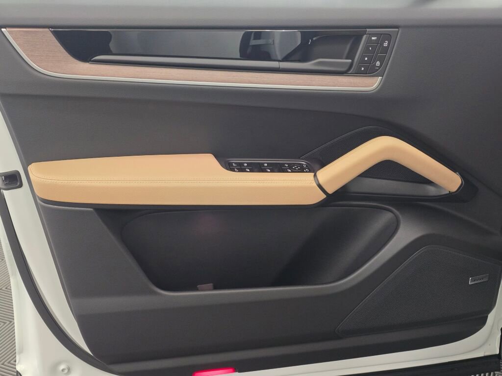 New 2026 Porsche Cayenne image 26