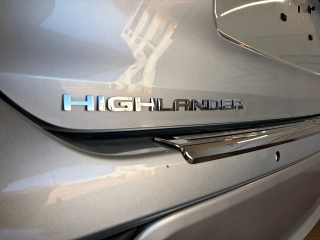 Used 2021 Toyota Highlander Platinum AWD/4WD image 23