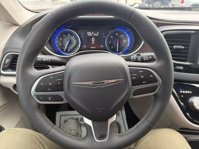 Used 2024 Chrysler Voyager LX image 23