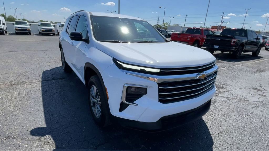New 2026 Chevrolet Traverse LT w/ Driver Confidence Package FWD image 4