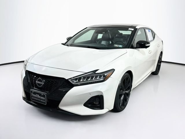 Used 2023 Nissan Maxima SR w/ Sport Mat Group FWD image 3
