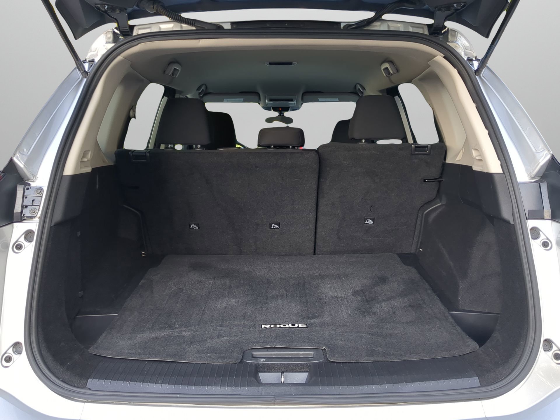 Used 2024 Nissan Rogue S FWD image 46