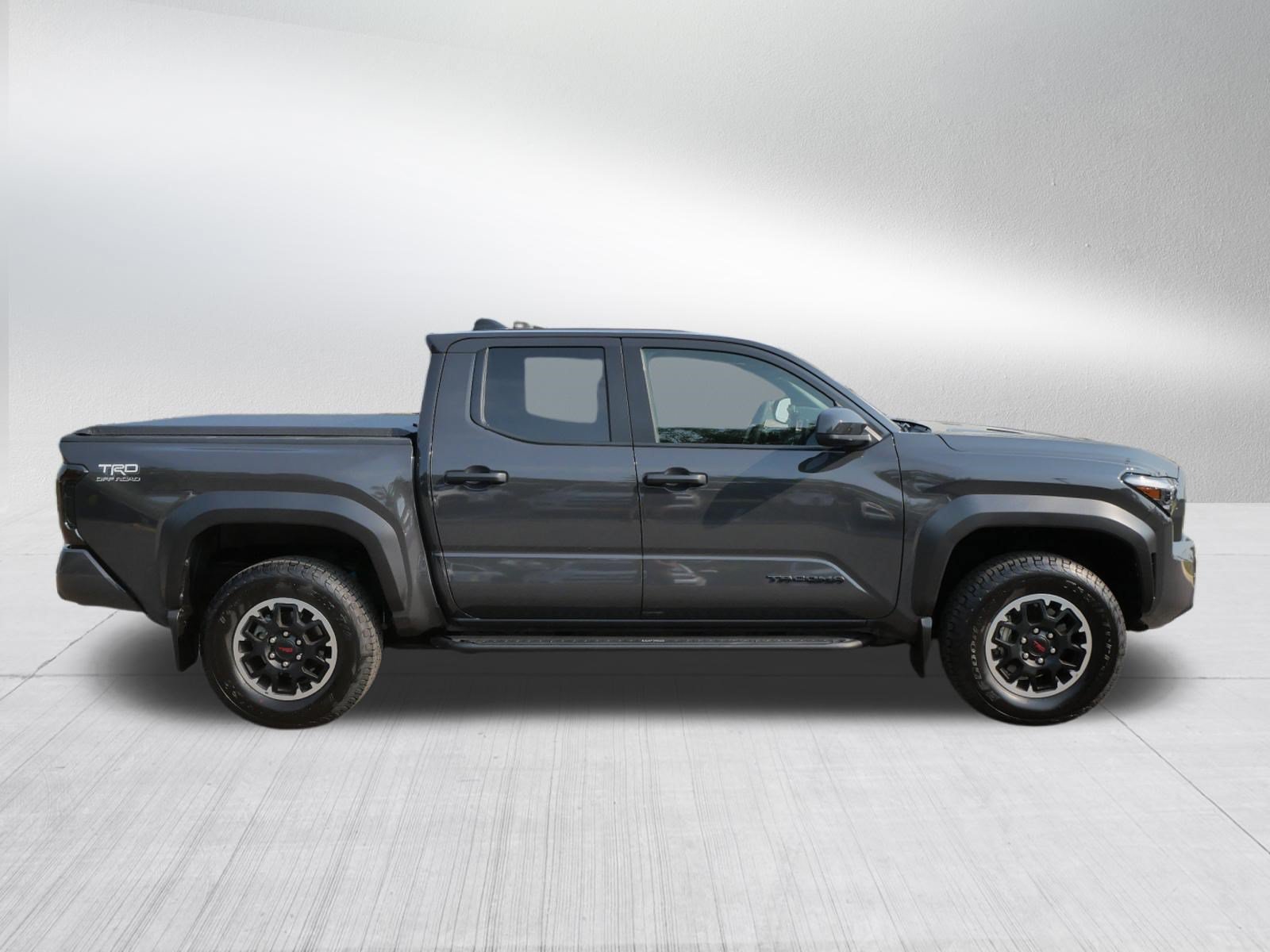 Certified 2025 Toyota Tacoma TRD Off-Road AWD/4WD image 9