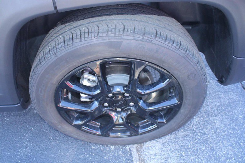 Used 2023 Jeep Compass Latitude image 8