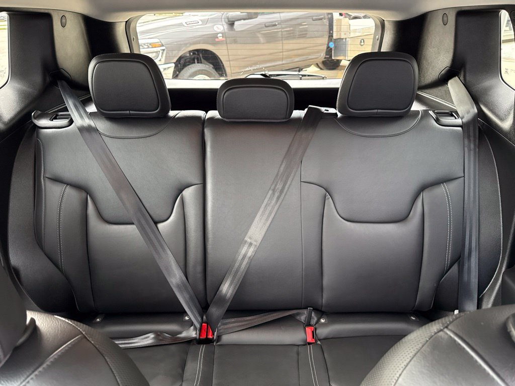 Used 2023 Jeep Renegade Limited AWD/4WD image 30