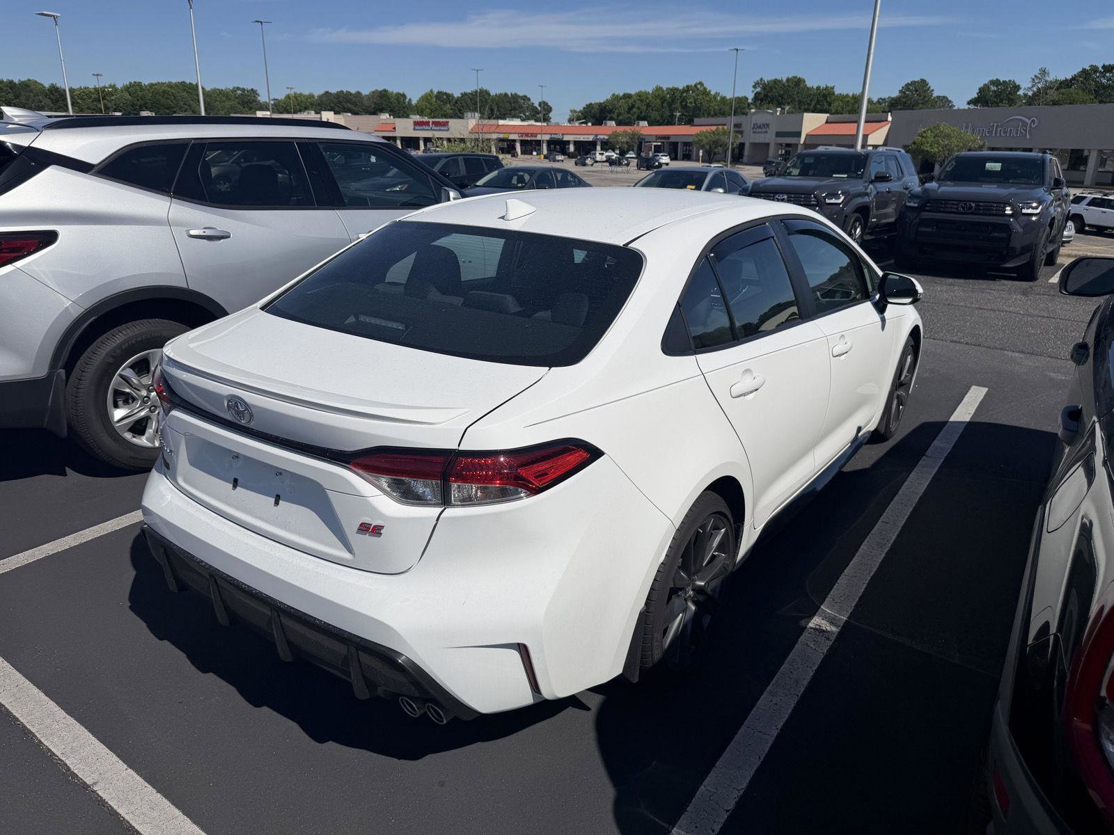 Used 2026 Toyota Corolla SE FWD image 14
