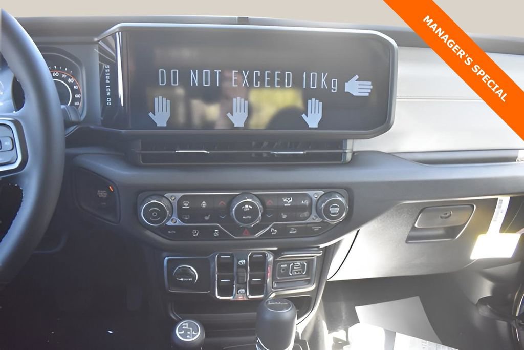 New 2025 Jeep Gladiator Sport AWD/4WD image 19
