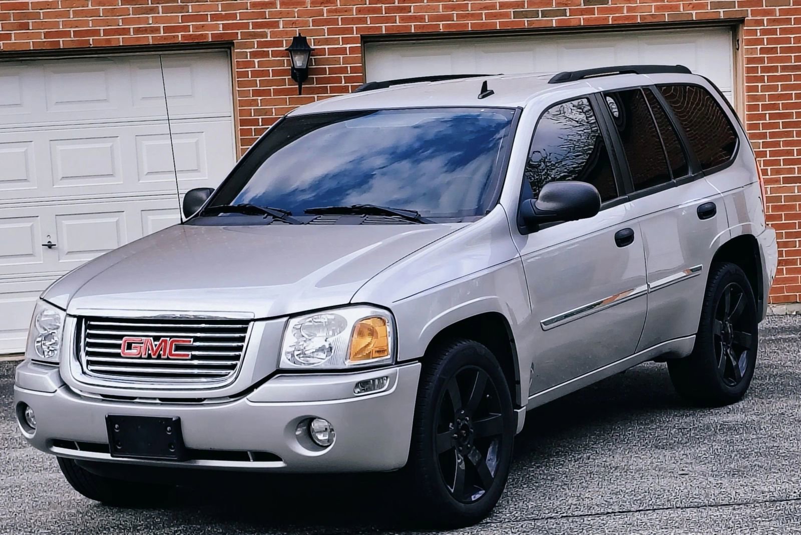 Used 2008 GMC Envoy SLE image 1