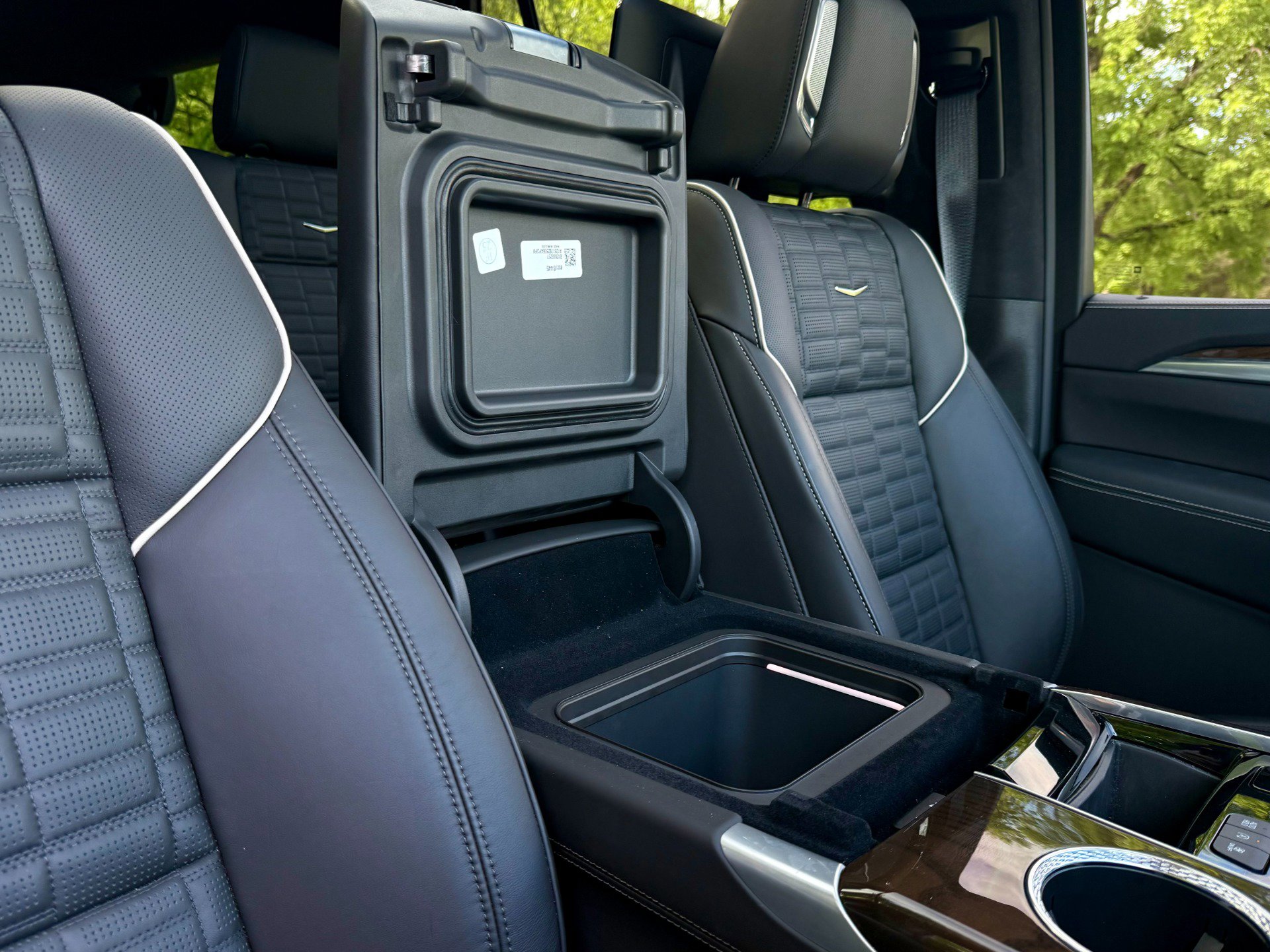 Used 2025 Cadillac Escalade Sport Platinum w/ LPO, ONYX Package image 50