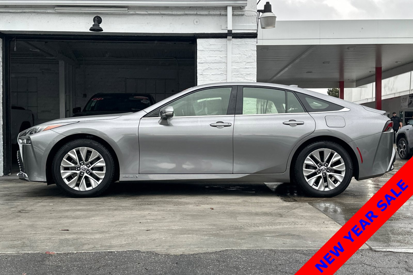 Used 2021 Toyota Mirai XLE image 7