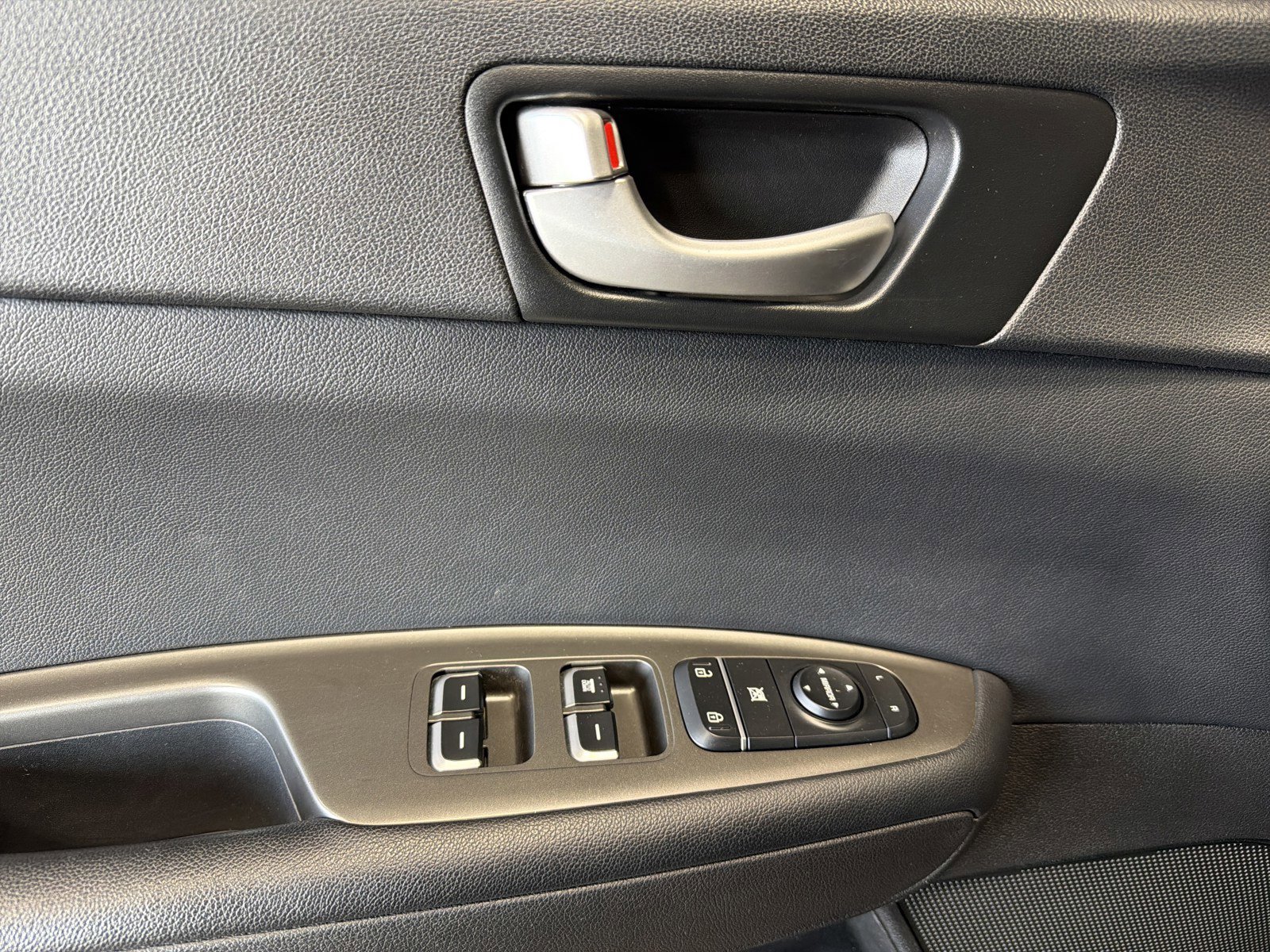 Used 2019 Kia Optima LX image 28