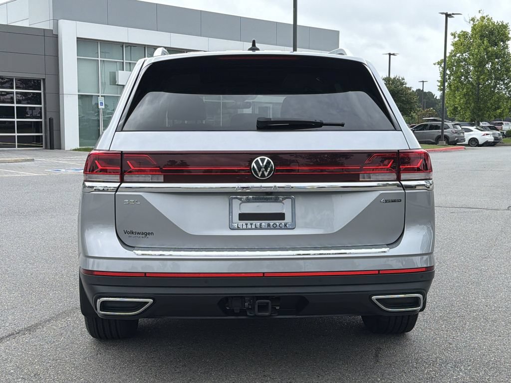Used 2024 Volkswagen Atlas SEL AWD/4WD image 4