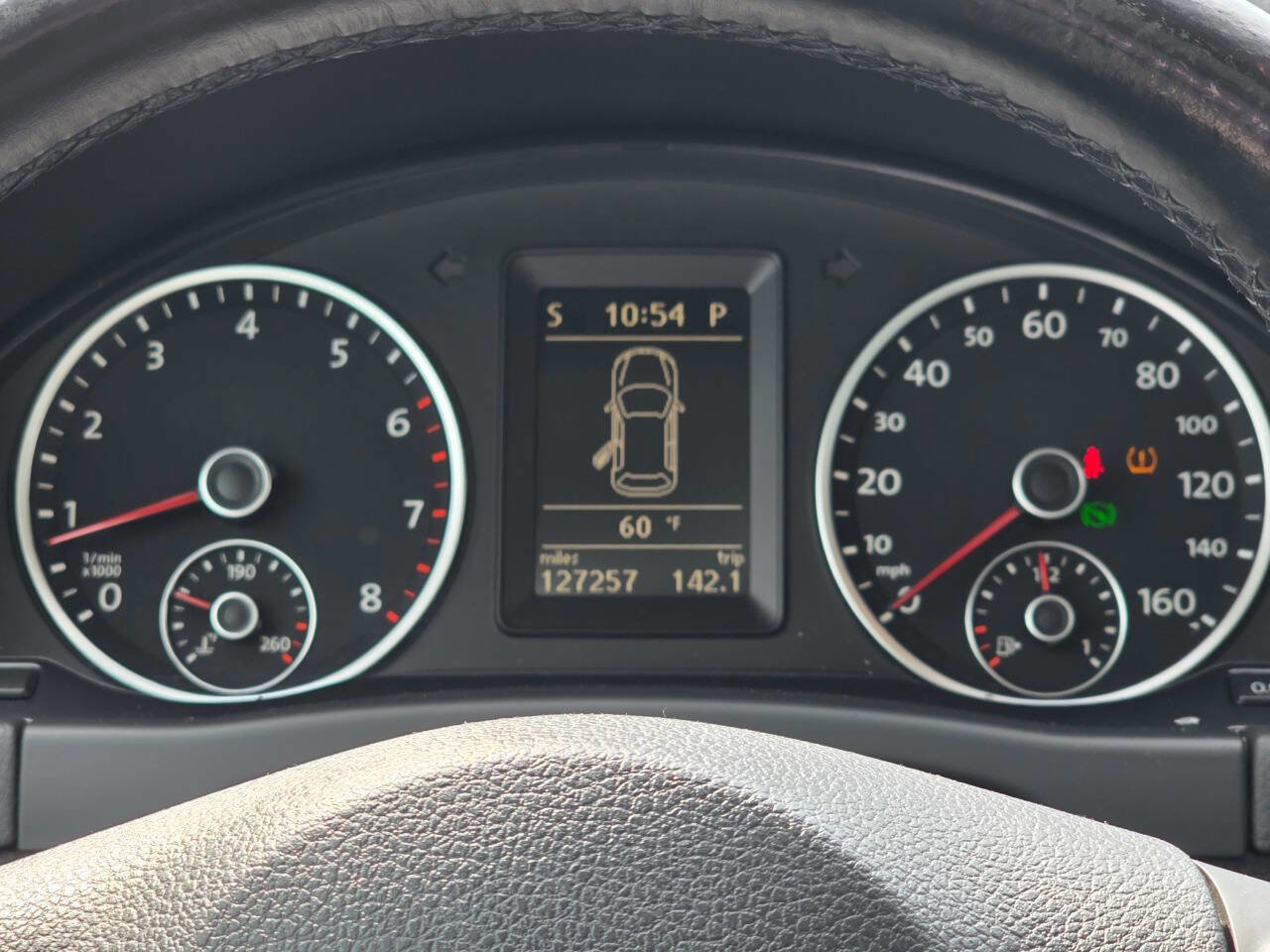 Used 2012 Volkswagen Tiguan SE FWD image 12