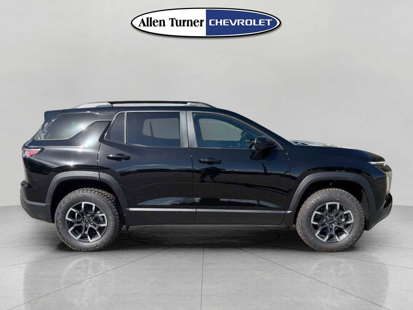 New 2026 Chevrolet Equinox ACTIV w/ Convenience Package III FWD image 3