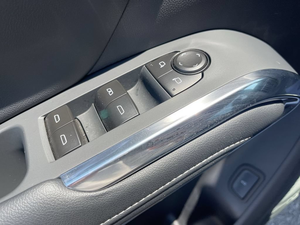 New 2026 Chevrolet Traverse LT w/ Midnight/Sport Edition FWD image 13