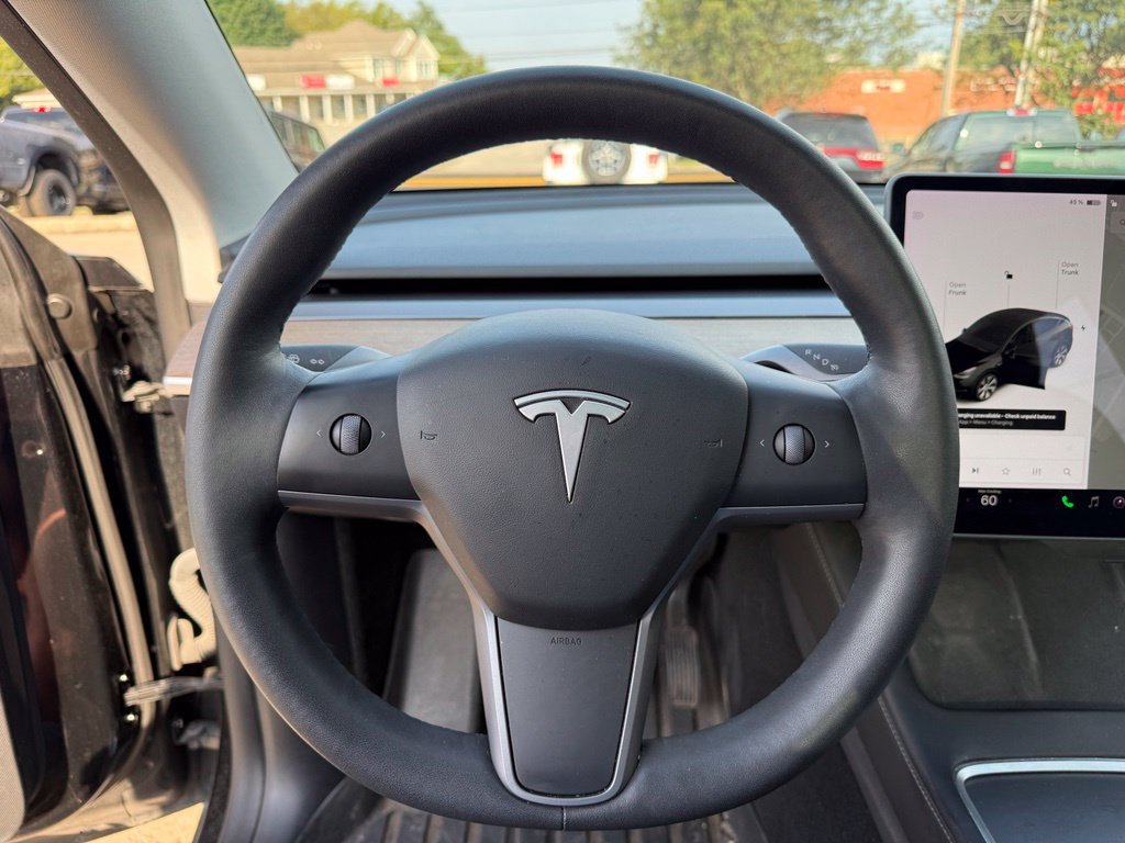 Used 2022 Tesla Model Y Long Range AWD/4WD image 14