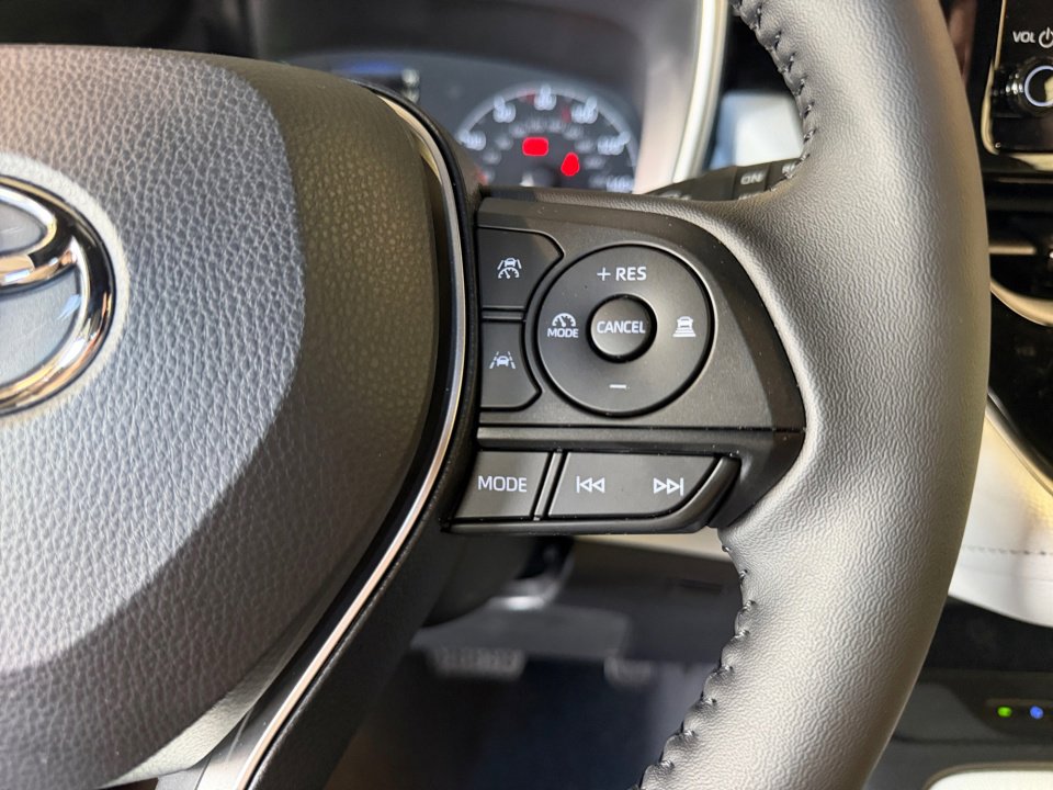 Used 2026 Toyota Corolla SE FWD image 23
