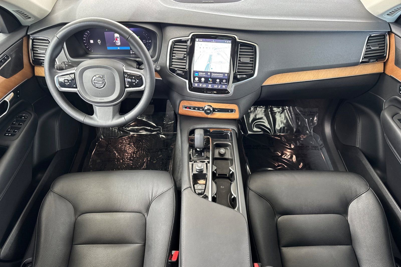 Used 2023 Volvo XC90 T8 Plus w/ Protection Package Premier image 3